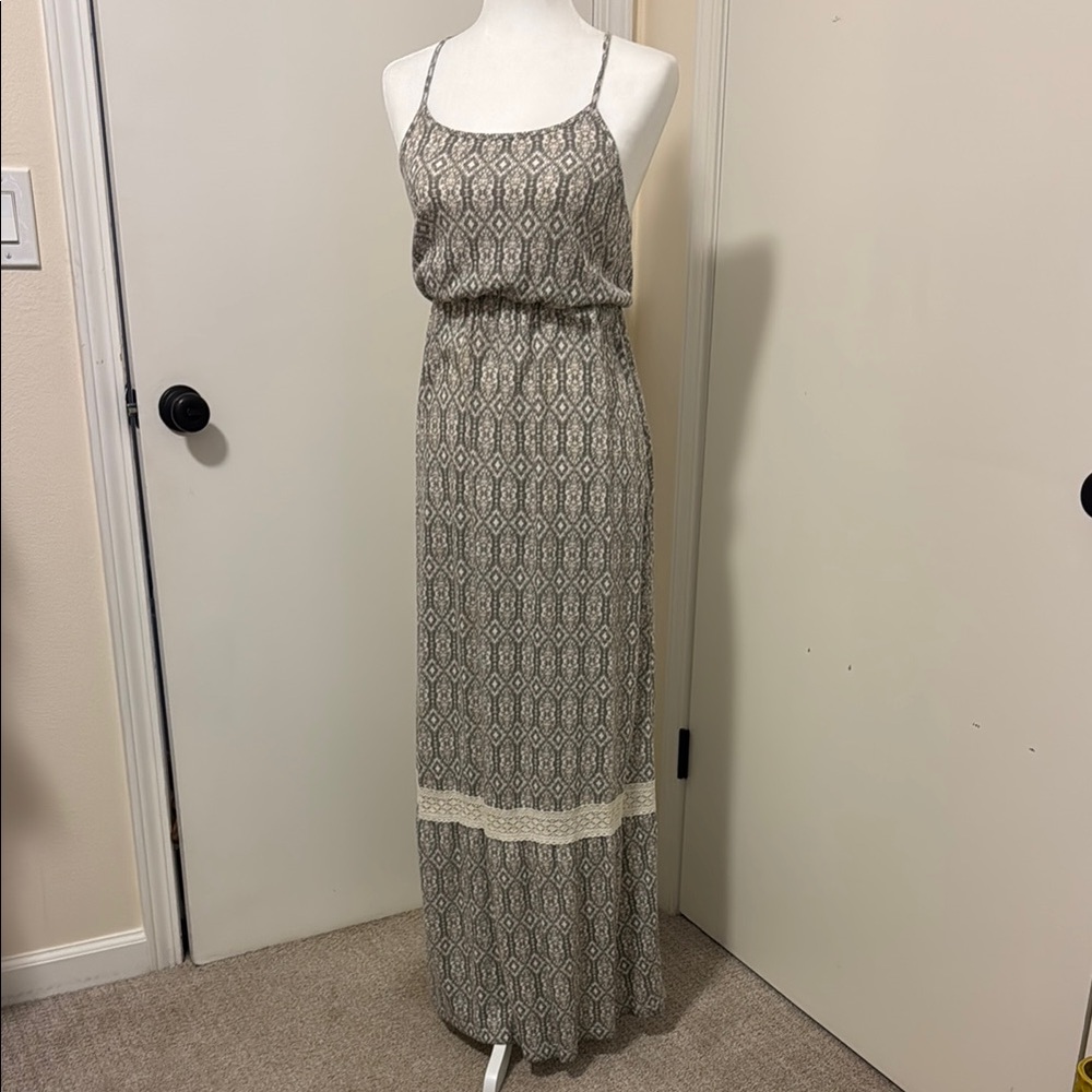 Gray and White Sleeveless Maxi Sundress